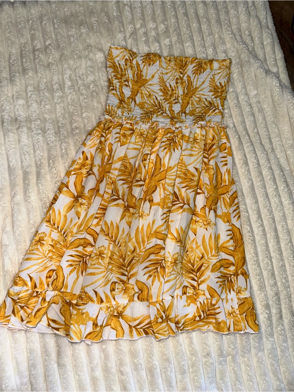 blue island Yellow and White Textured Floral Strapless Dress - Picture 5 of 5